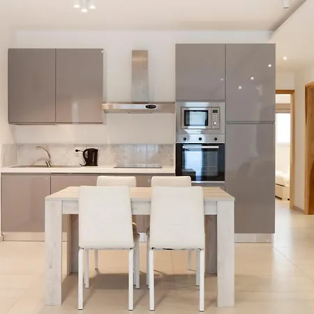 Prime Location - Living Suites - Swieqi By 360 Estates Apartman *