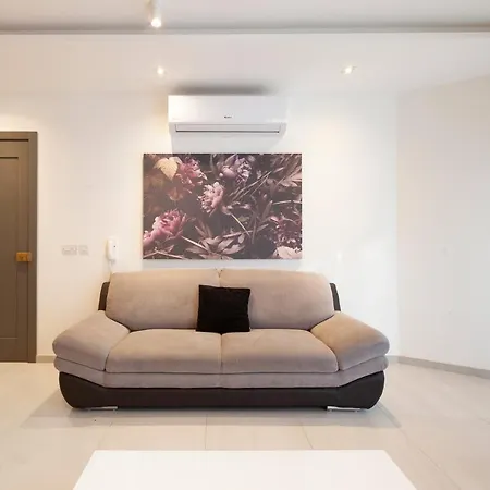 Prime Location - Living Suites - Swieqi By 360 Estates Apartament