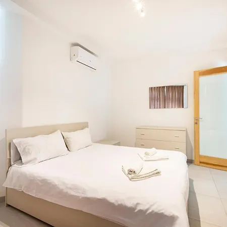 Apartament Prime Location - Living Suites - Swieqi By 360 Estates *
