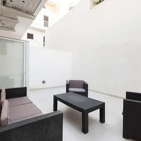 Apartman Prime Location - Living Suites - Swieqi By 360 Estates